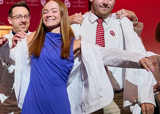 More than 200 Medical, Dental Students Receive White Coats